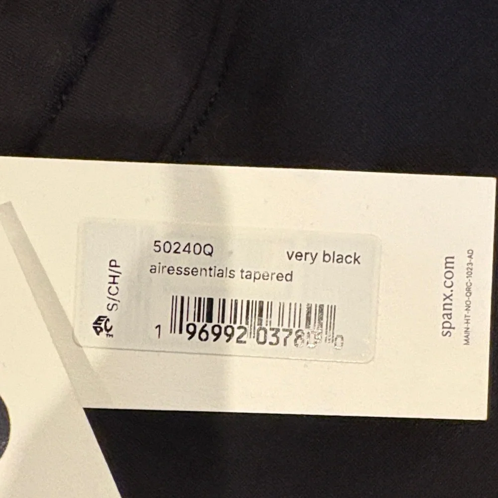 NWT SPANX Black straight Air Essentials pants - Picture 7 of 11